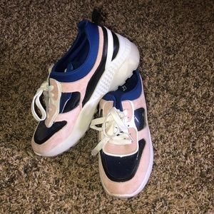 Clear Pannel Tennis Shoes